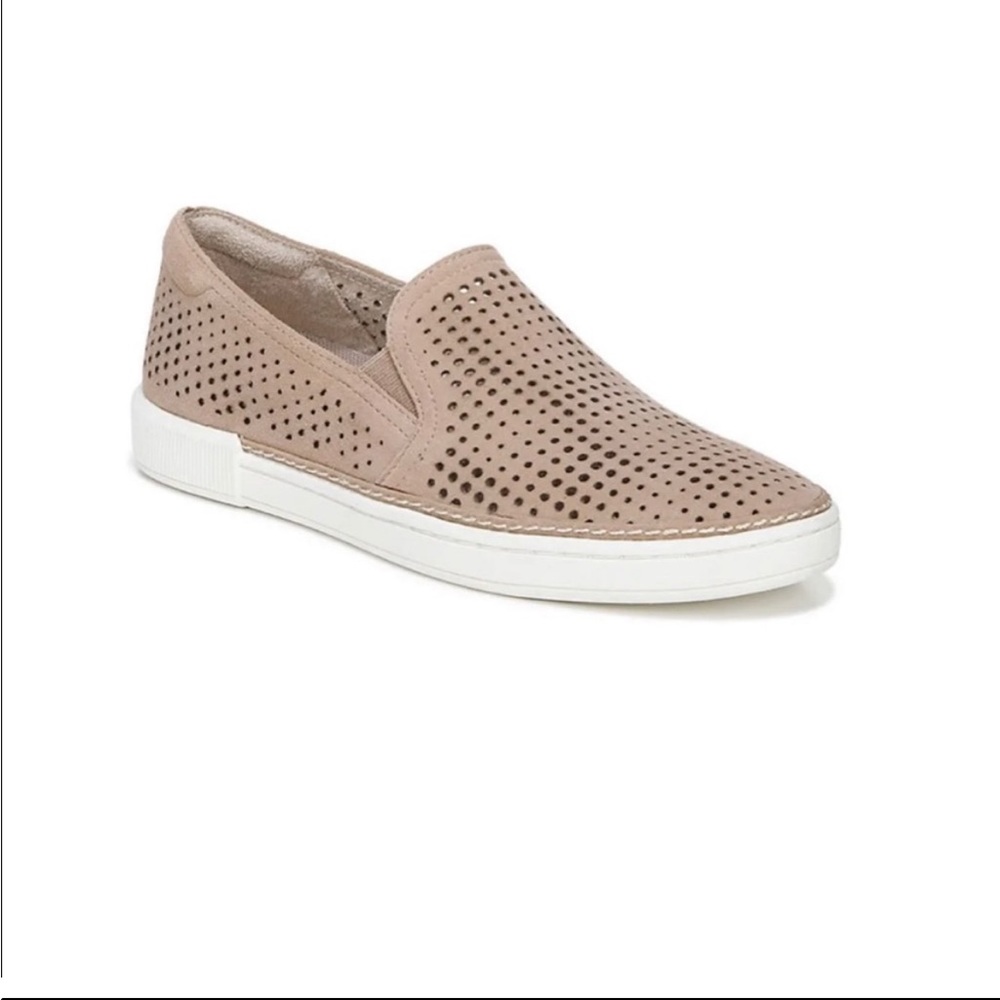 Naturalizer Tan Perforated Loafers